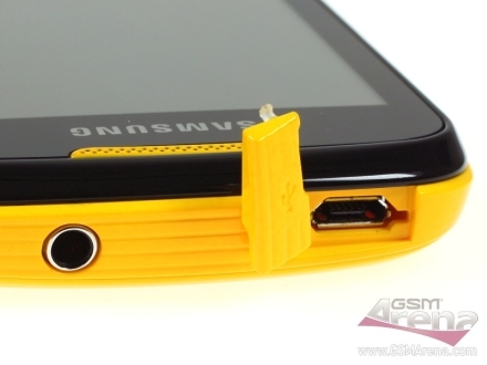Samsung Corby II S3850 are jack de 3,5 mm şi mufă microUSB Samsung Corby II S3850 are jack de 3,5 mm şi mufă microUSB