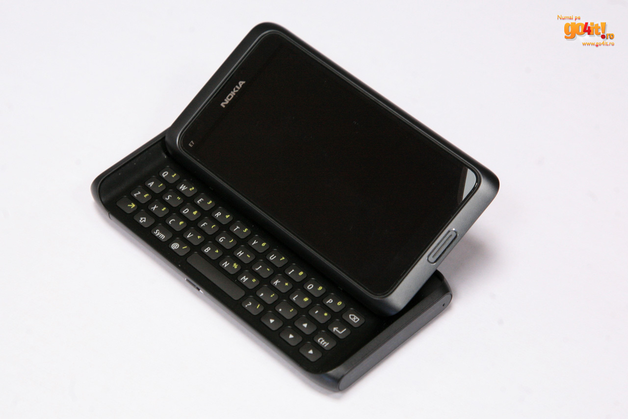 Nokia E7