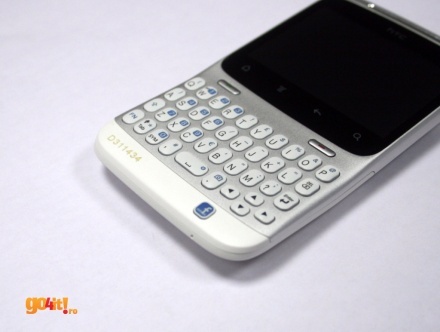 HTC ChaCha - butonul albastru dedicat