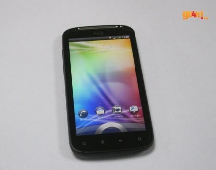 HTC Sensation cu interfaţa grafică HTC Sense 3.0