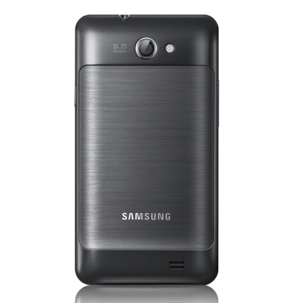 Samsung Galaxy R are capacul din spate metalic