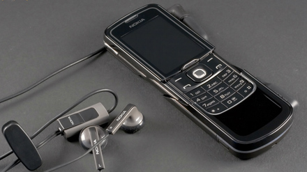 Nokia 8600