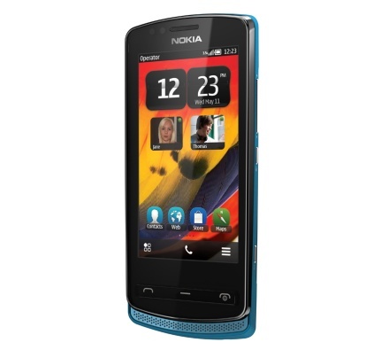 Nokia 700 - un smartphone foarte compact Nokia 700 - un smartphone foarte compact