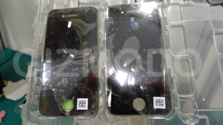 Carcasa este similară cu a lui iPhone 4 Carcasa este similară cu a lui iPhone 4