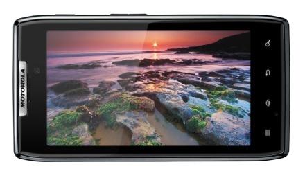 Motorola DROID RAZR va intra în curând pe piaţa americană