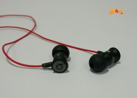 Căştile Beats by Dr. Dre, incluse în pachet
