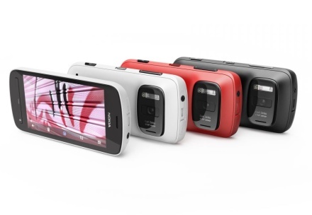Nokia 808 PureView, disponibili în trei culori