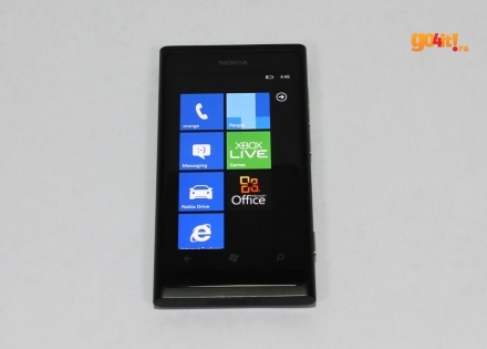 Nokia Lumia 800 cu Windows Phone 7.5