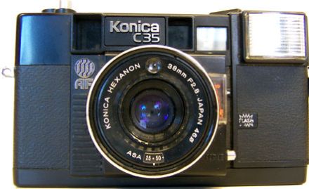 Konica C35 AF - prima cameră cu film cu autofocus