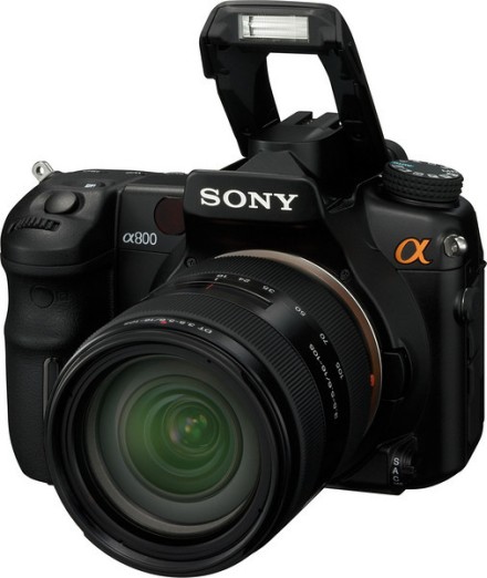 Sony A800 cu senzor APS-C de 15.2 MP