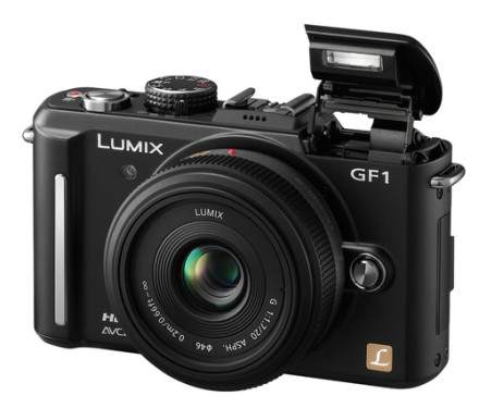 Panasonic GF1 cu blitzul încorporat