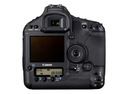 Un DSLR cu performanţe extraordinare
