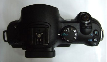 Samsung NX10 cu moduri automate pentru amatori
