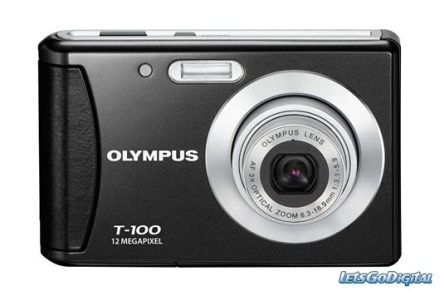 Olympus T100 îşi încarcă bateri prin portul USB