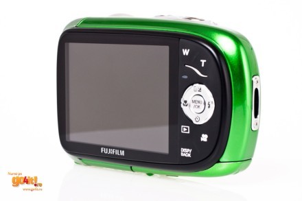 FujiFilm FinePix XP10 - ecranul de 2.7