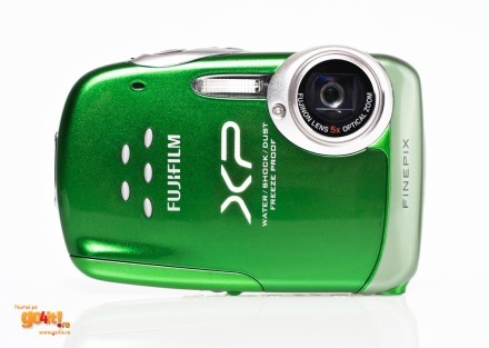 FujiFilm FinePix XP10 - ultra-compacta rezistentă