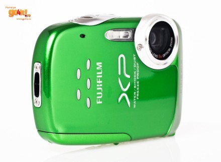 FujiFilm FinePix XP10 - disponibilă în România la un preţ accesibil
