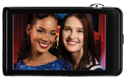 Samsung ST600 - ecranul generos, sensibil la atingere Samsung ST600 - ecranul generos, sensibil la atingere