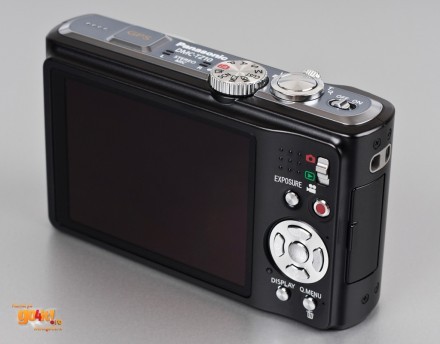 Panasonic Lumix TZ10 - ecranul cu rezoluţie mare