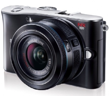 Samsung NX100 - mai subţire decât NX10 şi fără ocular integrat Samsung NX100 - mai subţire decât NX10 şi fără ocular integrat
