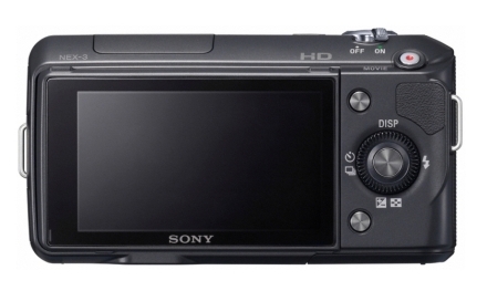 Sony NEX-3 - puţin butoane lângă ecranul rabatabil
