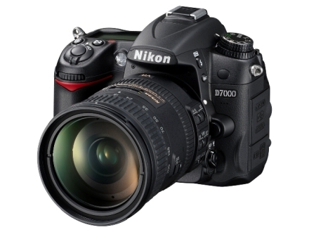 Nikon D7000 - poziţionat între D90 şi D300s Nikon D7000 - poziţionat între D90 şi D300s