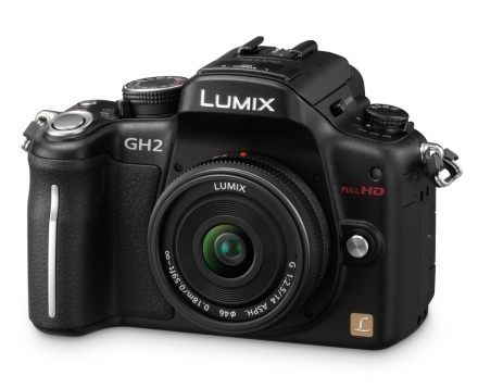 Panasonic GH2 cu viitorul obiectiv pancake de 14 mm