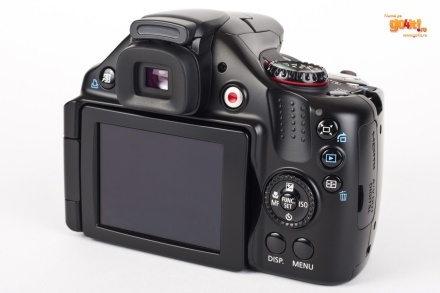 Canon PowerShot SX30 IS - partea din spate a aparatului