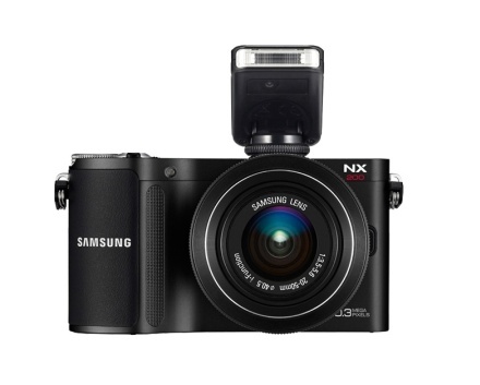 Samsung NX200 cu obiectivul din kit şi blitzul din pachet Samsung NX200 cu obiectivul din kit şi blitzul din pachet