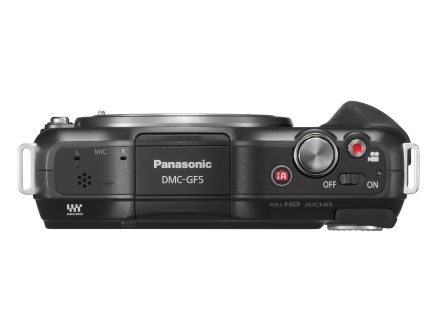 Panasonic GF5 - grip-ul din cauciuc este o noutate