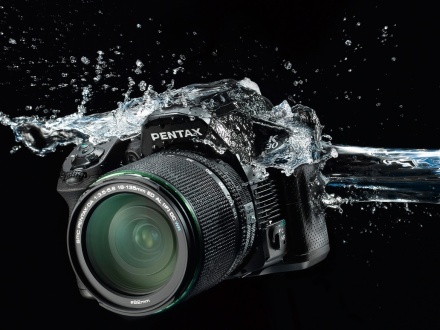 Pentax K-30 - rezistent la stropire
