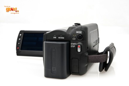 Sony Handycam HDR-XR106 are un preţ de achiziţie de 3.000 lei Sony Handycam HDR-XR106 are un preţ de achiziţie de 3.000 lei