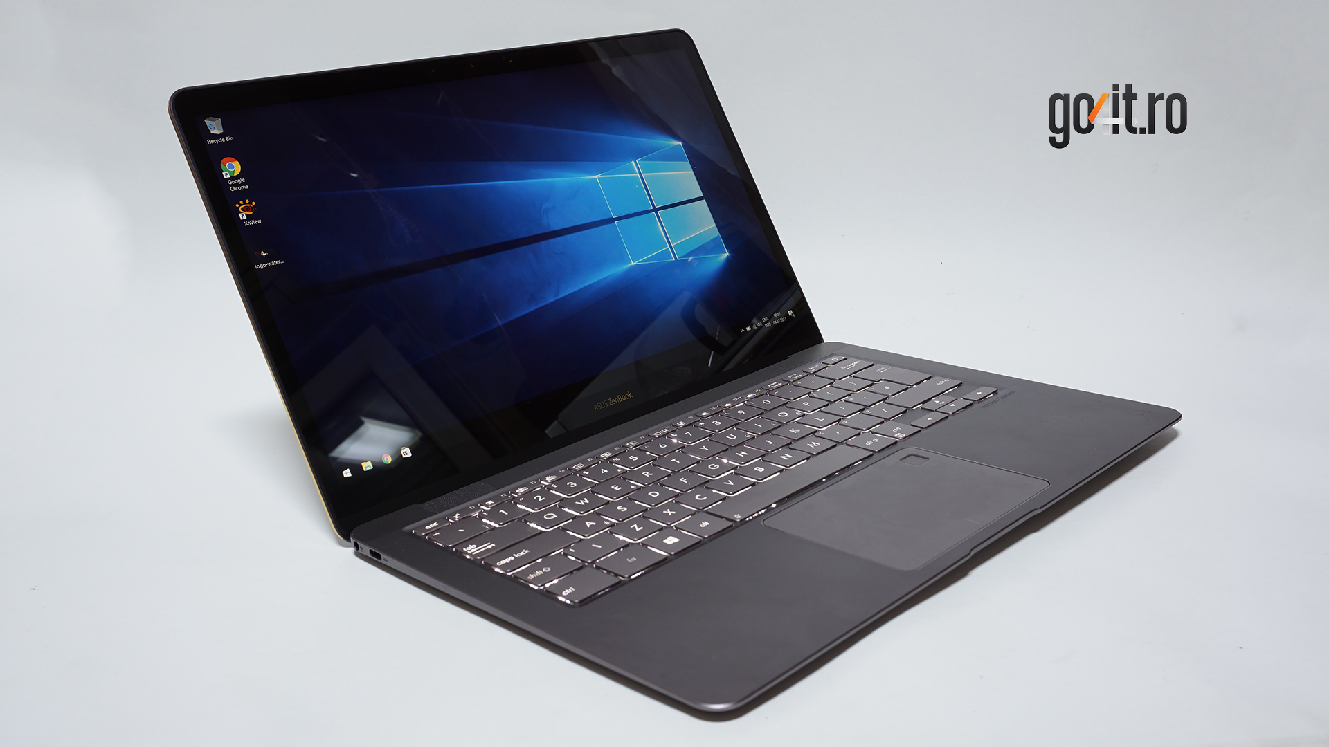 ASUS ZenBook 3 UX490UA