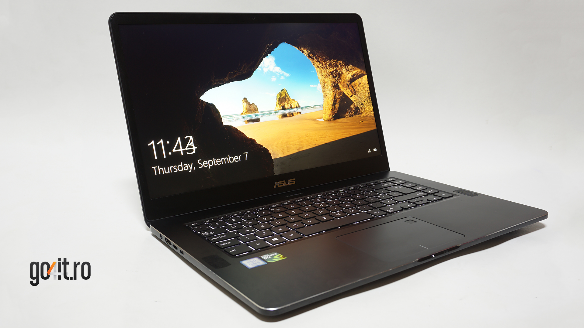 ZenBook Pro UX550