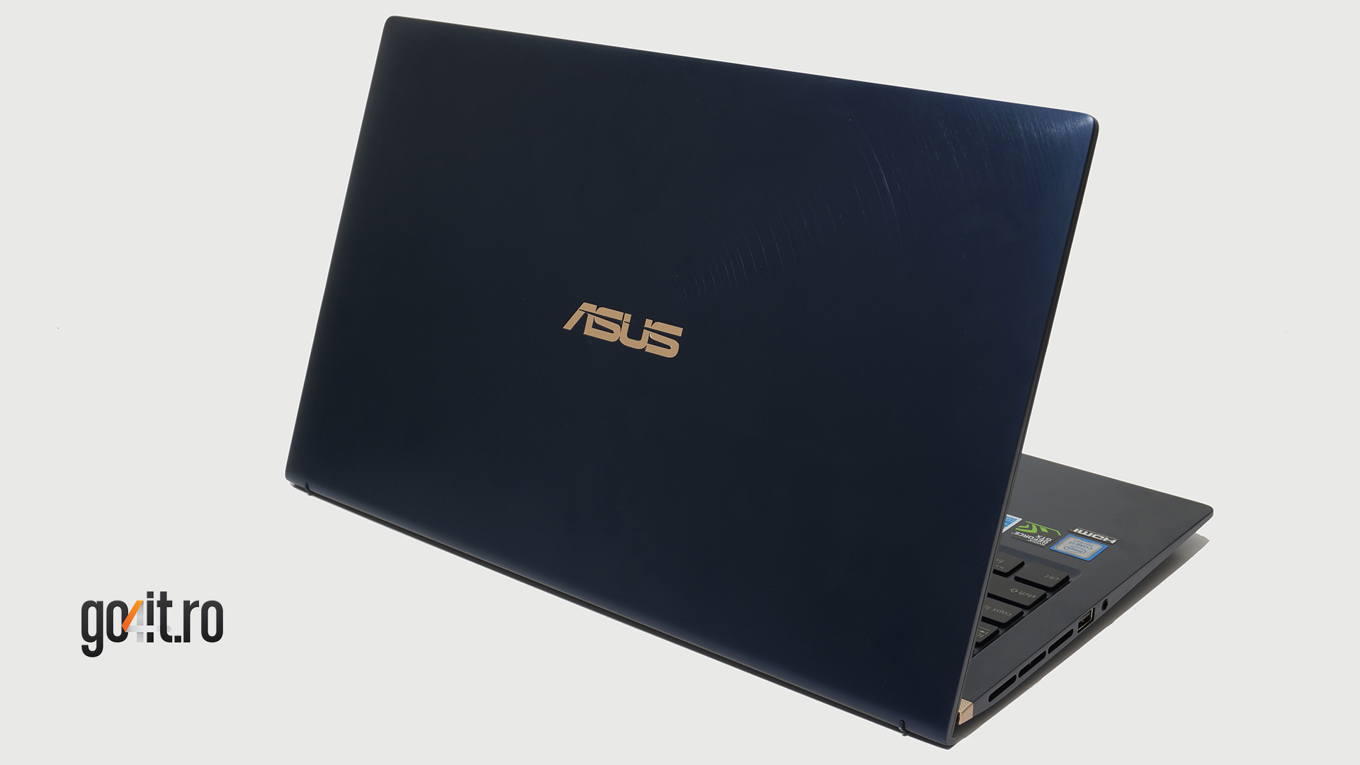 ASUS ZenBook UX533