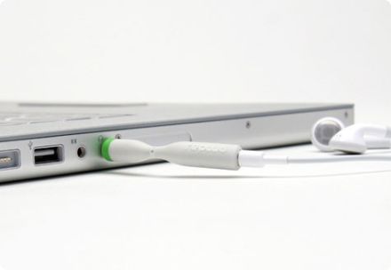 Porturile audio ale unui laptop de la Apple