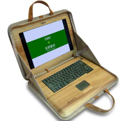 Fujitsu MONACCA - un portabil cu carcasă din lemn de cedru
