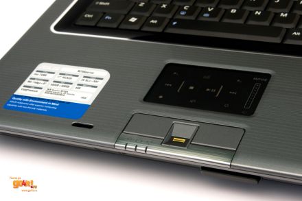 Asus M70 – touchpad-ul cu funcţii multimedia