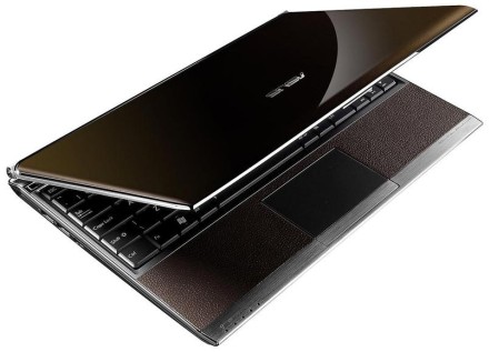 Asus S121 poate fi dotat cu un SSD de 512 GB