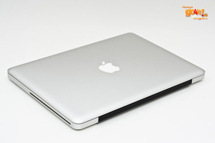 Apple MacBook