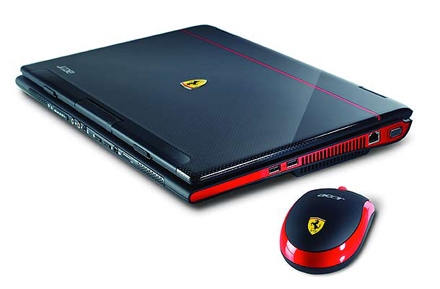 In imagine, vechiul Acer Ferrari 1100 In imagine, vechiul Acer Ferrari 1100