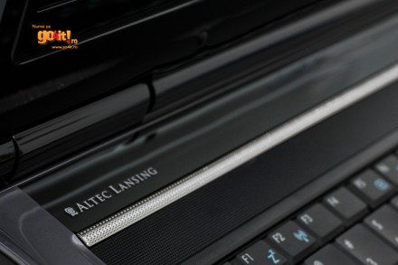 Asus F70 este dotat difuzoare Altec Lansing