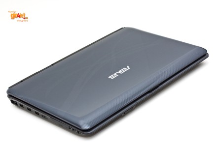 Asus F50 cantareste 2,85 kg