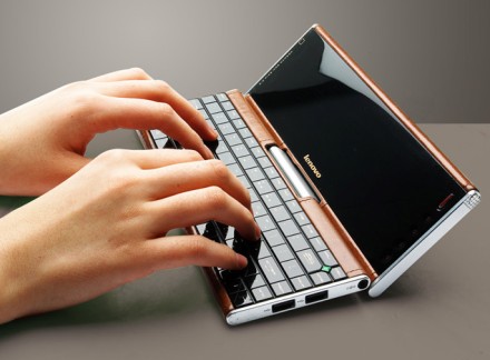 Pocket Yoga, răspunsul lui Lenovo la Sony VAIO P Pocket Yoga, răspunsul lui Lenovo la Sony VAIO P