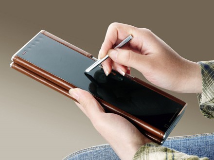 Lenovo Pocket Yoga poate fi şi tablet PC Lenovo Pocket Yoga poate fi şi tablet PC