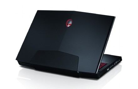 Alienware M17x cu carcasă de aluminiu şi tastatură iluminată Alienware M17x cu carcasă de aluminiu şi tastatură iluminată