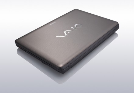 Sony VAIO NW va cântări 2,7 kg
