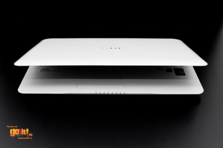 MSI X-Slim X320 seamănă cu MacBook Air...până îl deschizi