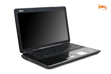 Asus K70 cu ecran de 17.3”, excelent pentru filme