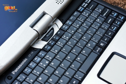 Tastatura nu este deloc comodă pentru adulţi